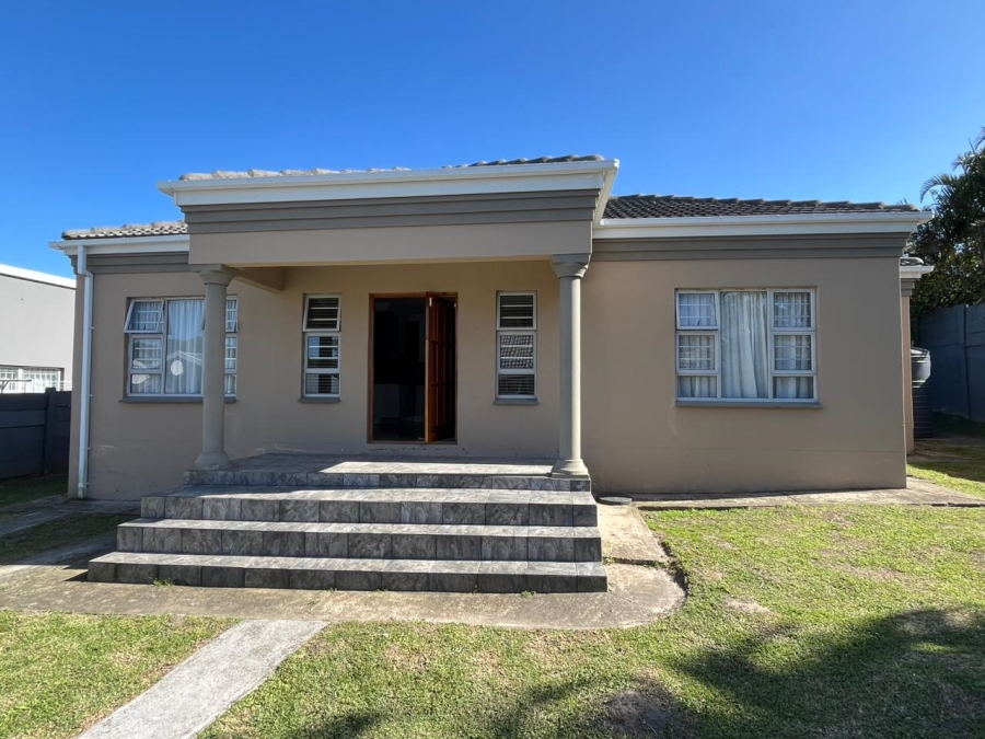 4 Bedroom Property for Sale in Abbotsford Eastern Cape